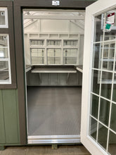 10X12 Green House Galley Located in Aberdeen South Dakota